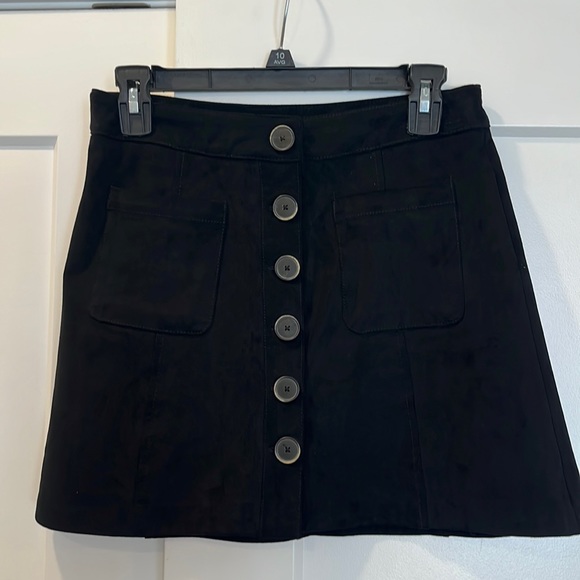 Zara Dresses & Skirts - Zara hardly worn black skirt